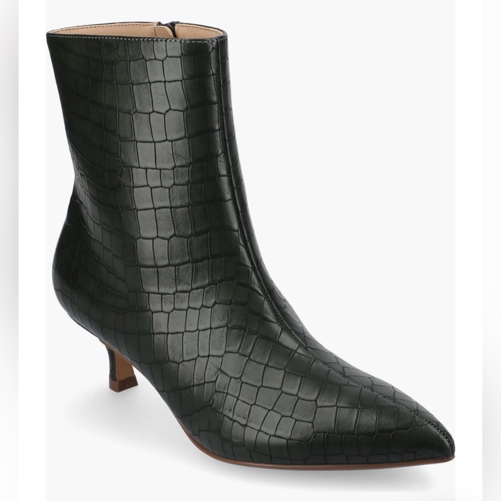 Journee Collection Arely Croc Embossed Pointed Toe Kitten Heel Olive 11M NWT